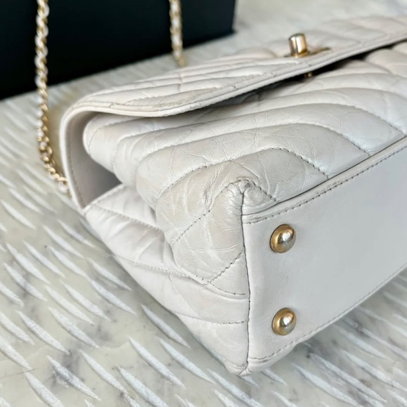 Authentic Chanel Coco Handle Bag - Picture 4 of 15